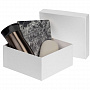картинка Коробка Satin, большая, белая от магазина Одежда+