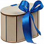 картинка Коробка Drummer, овальная, с синей лентой от магазина Одежда+